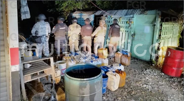 FGR cumplimenta orden de cateo y asegura más de mil litros de hidrocarburo en Gutiérrez Zamora, Veracruz