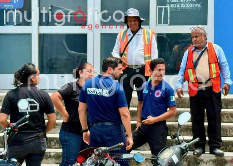 Evacúan tienda comercial de Boca del Río tras registrarse incendio