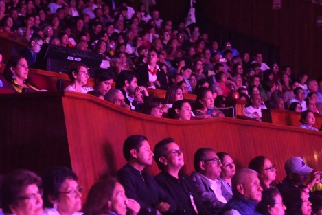 La gobernadora de Veracruz, Rocío Nahle García, señaló que el Festival Internacional del Bolero y el Jazz está contribuyendo a dinamizar la vida cultural y el turismo en el estado, al reunir a artistas y público en distintos escenarios; durante su asistencia al Teatro del Estado para uno de los conciertos, la mandataria invitó a la población a no perderse las actividades que continuarán este domingo tanto en Xalapa como en el puerto de Veracruz, y recordó que todos los eventos son gratuitos, por lo que exhortó a las familias veracruzanas a acudir y disfrutar de esta oferta musical.