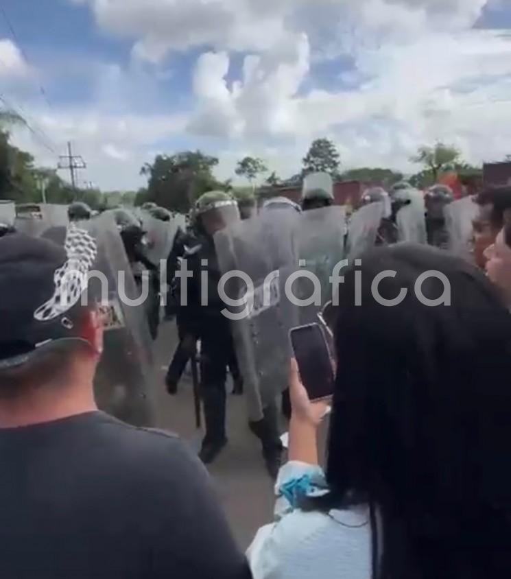 Elementos de SSP desalojan a quienes bloquearon carretera Xalapa-Coatepec vía Las Trancas