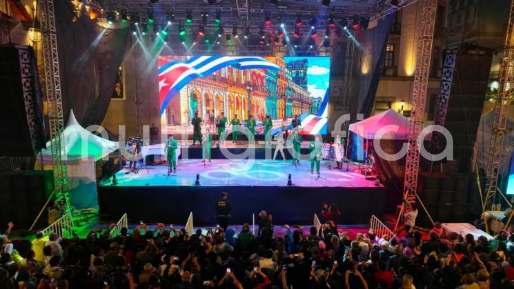 El corazón de Xalapa corea y baila los éxitos de la Sonora Santanera
