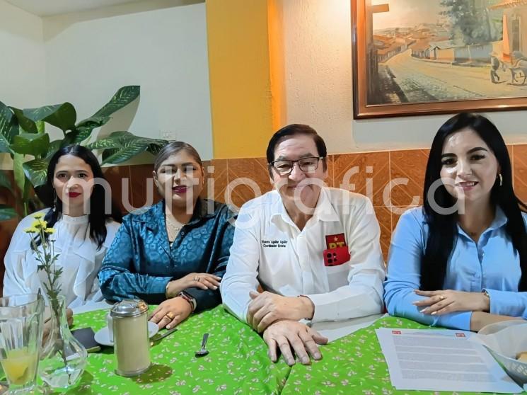 El coordinador estatal del Partido del Trabajo, Vicente Aguilar Aguilar, fijó la postura del PT sobre diversos temas de la agenda estatal, entre ellos el saneamiento financiero de Veracruz, los cambios en la Secretaría de Educación, el apoyo a damnificados por las lluvias en Las Choapas, la reactivación de ingenios azucareros, la situación en Emiliano Zapata y el desabasto de agua en Xalapa. Además, respaldó el fortalecimiento de las acciones para combatir la violencia de género en la entidad.