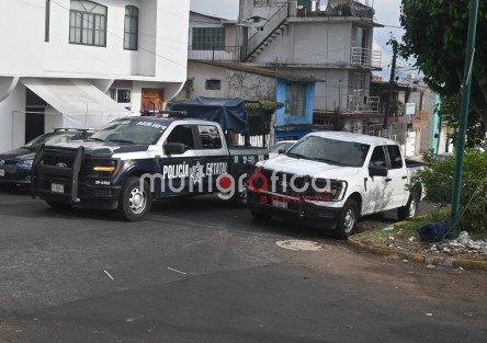 En medio de un fuerte dispositivo de seguridad implementado por elementos de la Fiscalía General del Estado y personal de la Secretaría de Marina, el alcalde de Úrsulo Galván, Bertín Bravo Montero, arribó al Congreso de Veracruz, donde aseguró ser inocente y afirmó que no teme ser detenido. El edil rechazó las versiones de que se había sustraído de la justicia y sostuvo que siempre ha estado disponible para las autoridades. 