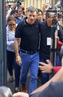 Quitan el fuero al alcalde de Úrsulo Galván, quien abandona el Congreso antes de ser detenido