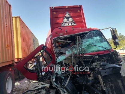 Un accidente se registró la mañana de este miércoles 12 de agosto sobre la autopista Xalapa-Perote, a la altura del kilómetro 132, en las inmediaciones del poblado El Fresno.

De acuerdo con los primeros reportes, el conductor de un tráiler quedó prensado al interior de la unidad. Elementos del Escuadrón Nacional de Rescate acudieron al sitio para brindar atención y realizar las labores de auxilio correspondientes.

En la zona también se reportó la presencia de personas que intentaban realizar actos de rapiña.

