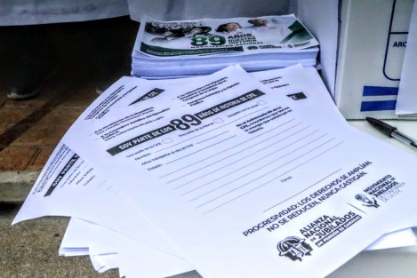 Jubilados de la Comisión Federal de Electricidad (CFE), Petróleos Mexicanos (Pemex), Banobras y Nacional Financiera (Nafinsa) se manifestaron este viernes en las oficinas de la CFE en Xalapa, para exigir respeto a sus derechos adquiridos y rechazar cualquier modificación a sus pensiones que implique una aplicación retroactiva.