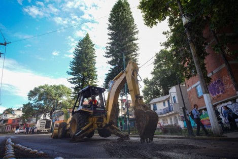 Daniela Griego da banderazo de obra en la avenida Ruiz Cortines, favorecerá la movilidad de las familias