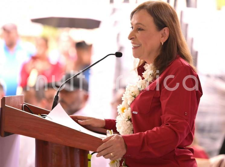 Mochilas y útiles gratuitos para 42 mil 961 estudiantes de la sierra de Zongolica; justicia social para todos: Rocío Nahle