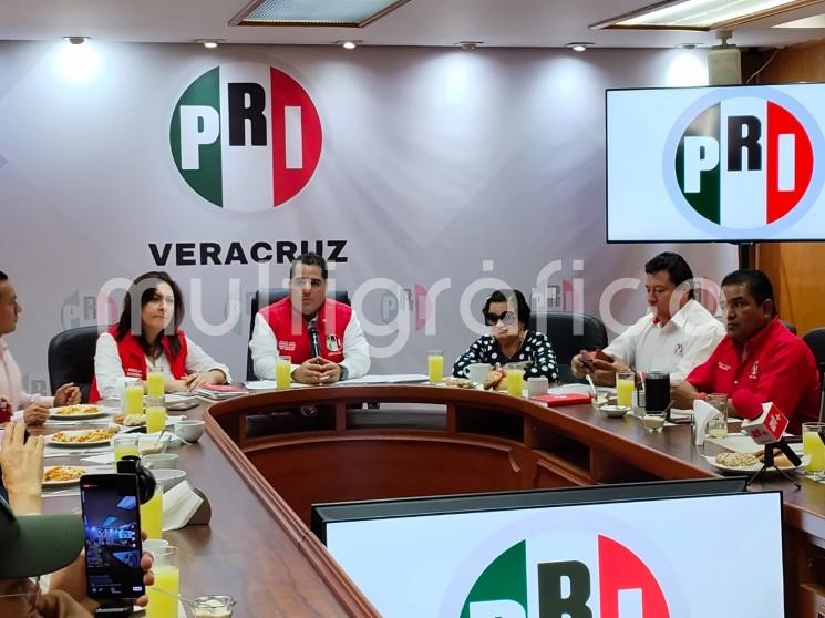 Diputados de Morena -hambreados- y quieren enriquecerse a costa de todo: Adolfo Ramírez