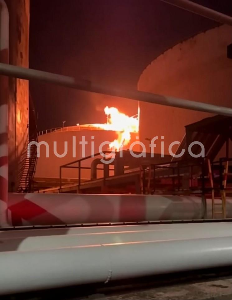 Continúan trabajos de seguridad tras incendio en Pajaritos; esperan refuerzos de Minatitlán