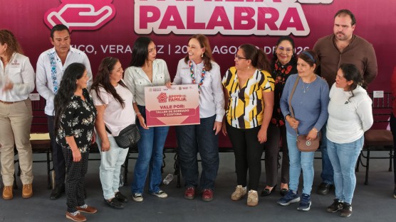 El Gobierno de la Transformación cumple con Apoyo a la Palabra y a la Familia en otros 10 municipios: Rocío Nahle