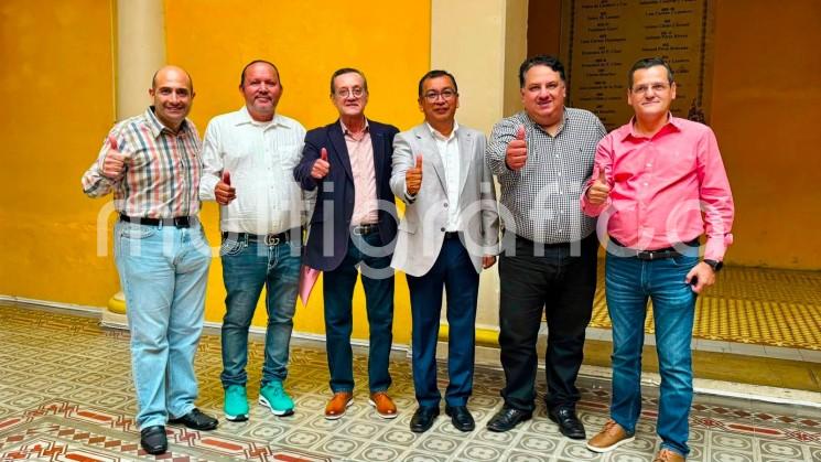 Renuncian militantes panistas distinguidos para incorporarse al naciente Partido Somos México.