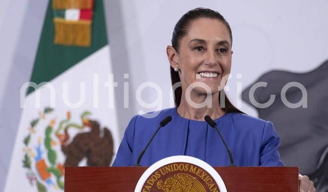 La presidenta Claudia Sheinbaum Pardo no encabezó este viernes 21 de agosto la conferencia matutina desde Palacio Nacional debido a que amaneció con un cuadro de gripe fuerte, acompañado de tos y fiebre.