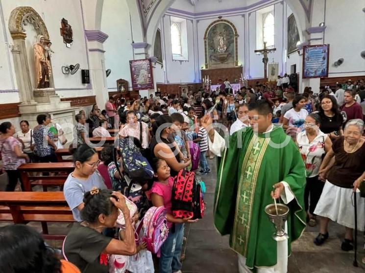 Bendecirán mochilas ante próximo regreso a clases.en Papantla.