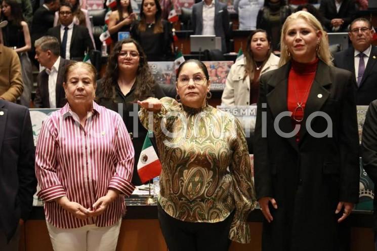Claudia Tello rinde protesta como secretaria de la Mesa Directiva del Senado