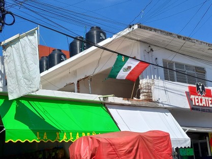 Pa pegar el grito después de una electrocutada. 
¡Viva México!