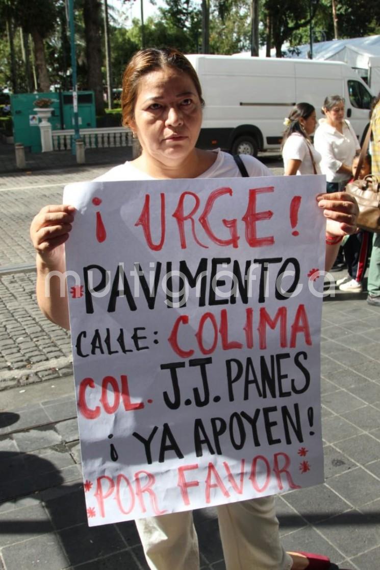 Vecinos de la Colonia J. J. Panes denuncian falta de atención del ayuntamiento local para pavimentar su calle 
