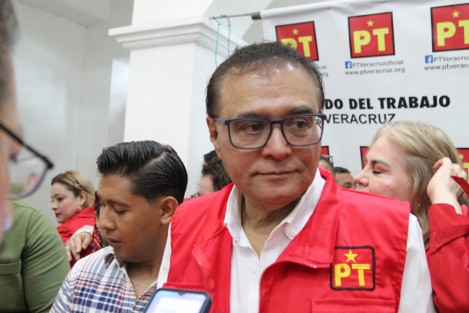 El representante de la Coordinadora Nacional del Partido del Trabajo (PT) en Veracruz, Benjamín Robles Montoya, consideró “factible” que personas vinculadas con la delincuencia puedan llegar a incorporarse al partido, al señalar que incluso en el relato bíblico Jesús, “que era hijo de Dios”, tuvo entre sus seguidores a Judas.