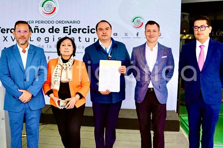 Jorge Álvarez Máynez y Luis Carbonell presentan denuncia contra Ramos Alor ante la FGR y exigen su separación del IMSS-Bienestar en Veracruz