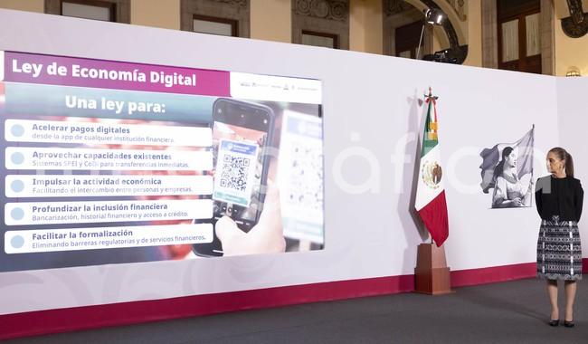 Nueva Ley de Economía Digital ayudará a la seguridad, la eficiencia y a la formalización de comercios y productos: presidenta

La nueva Ley de Economía Digital ayudará a acelerar pagos digitales; aprovechará las capacidades existentes con sistemas SPEI y CoDi para transferencias inmediatas; impulsará la actividad económica y profundizará la inclusión financiera
