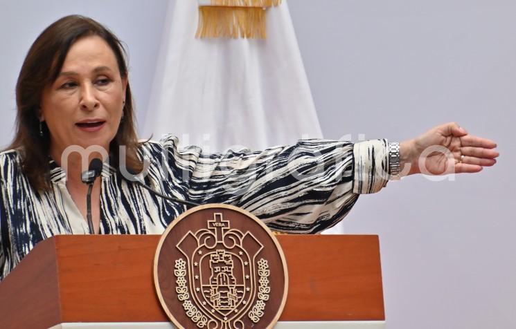 Rocío Nahle reporta avances en abasto tras recorrer 23 de 61 hospitales de Veracruz