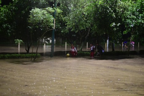 Fuertes lluvias golpean Xalapa; dejan inundaciones, daños y una persona fallecida
