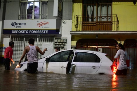 Fuertes lluvias golpean Xalapa; dejan inundaciones, daños y una persona fallecida
