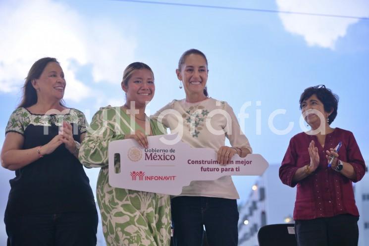 Presidenta y Gobernadora entregan 900 viviendas en Infonavit Tejería, la mayor realizada a nivel nacional