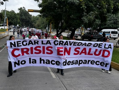 Personal de Salud protesta por falta de medicamentos en Xalapa