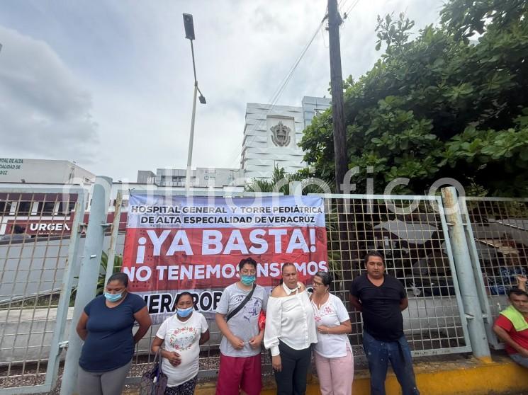 Inician colecta urgente frente a la Torre Pediátrica ante déficit de medicamentos oncológicos