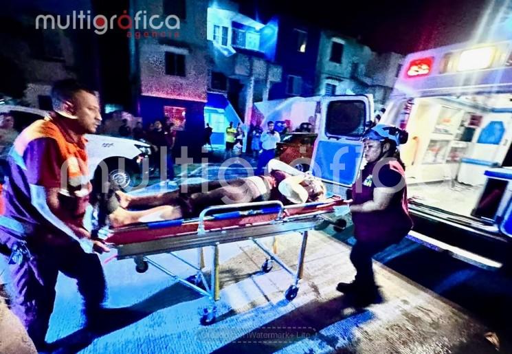 Chamaca cae de azotea al querer escapar de su casa.