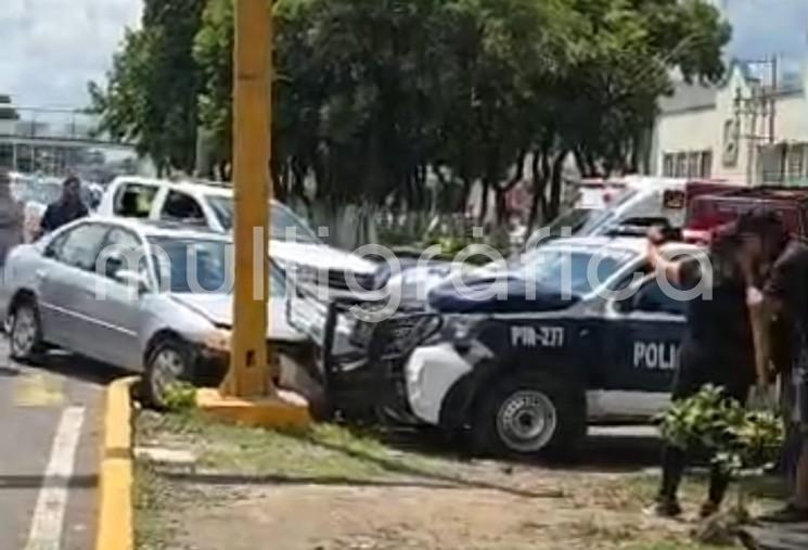 Accidente entre patrulla y automóvil particular,  deja a un policía lesionado en Poza Rica