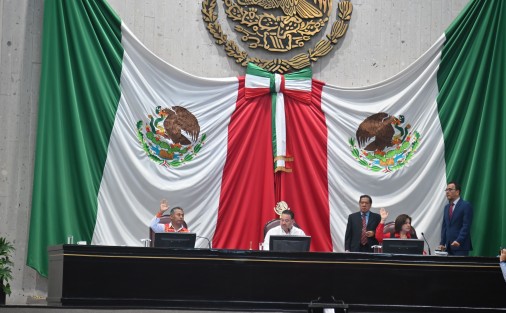 Durante la sesión del Congreso de Veracruz, la diputada Miriam García Guzmán presentó una iniciativa para apoyar a los productores de vainilla, acompañada por cultivadores que acudieron al recinto legislativo para respaldar la propuesta y visibilizar las necesidades del sector.