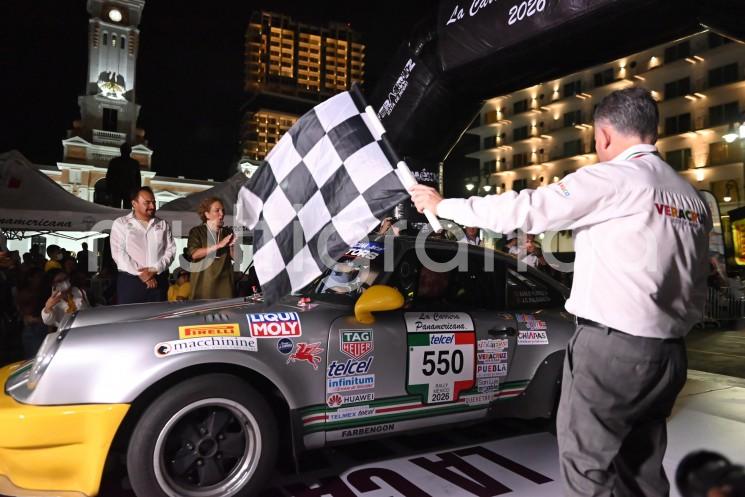 La Carrera Panamericana llegó a Veracruz; rugen los motores en el puerto