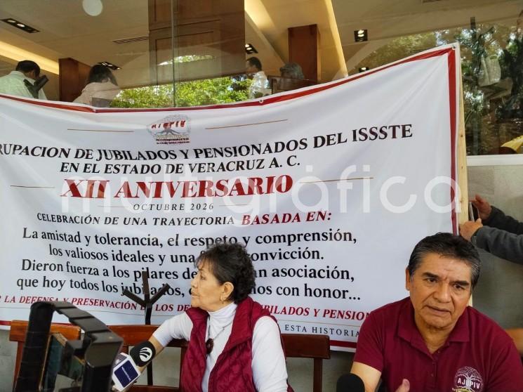 Pide la AJUPIV a Rocío Nahle que antes de que venza plazo del contrato con aseguradora garantice su seguridad a jubilados y pensionados 