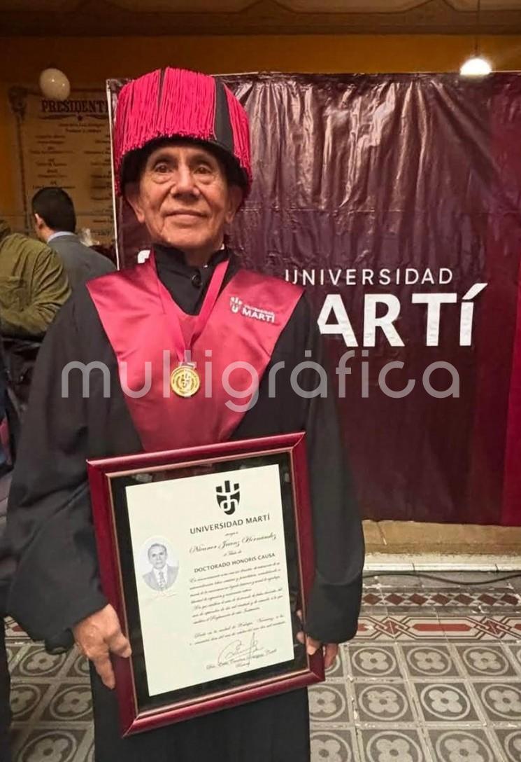 Distinguen con Doctorado Honoris Causa a Nicanor Juanz y Melitón Morales en Xalapa