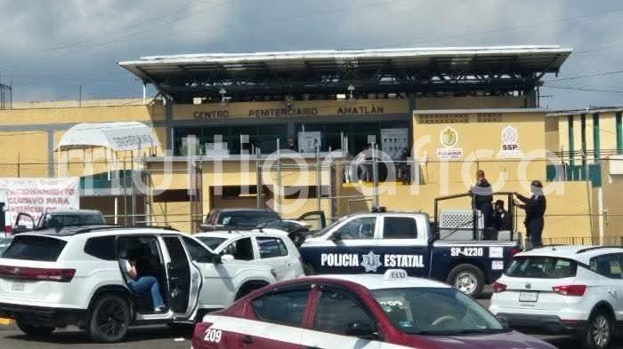 Una movilización de corporaciones de seguridad se reporta la mañana de este sábado en las inmediaciones del Centro de Reinserción Social (Cereso) de La Toma, en el municipio de Amatlán de los Reyes.